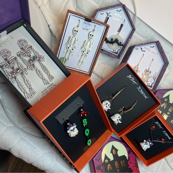 Bella Jack Bat Earrings Halloween Flying Moon Glow in the Dark 2.3” Chandelier - Picture 7 of 8